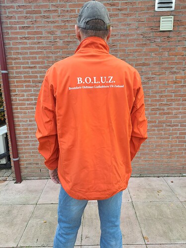 Ornje jas achterkant